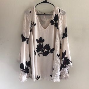 Free people tunic with cute sleeves